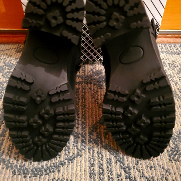 Ankle boots, size 6 black, side zip - Picture 5 of 8